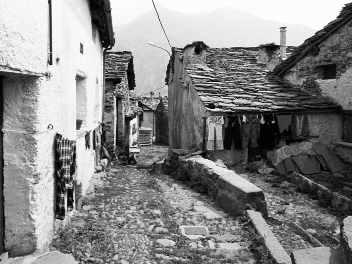 Fondo Carlo Tancredi Olmo Valle del Drogo SO 1981 44 scaled