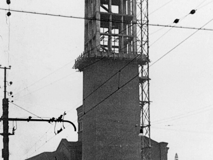 Fondo Tanino Castiglioni - Castellanza nel tempo - Costruzione del campanile della Chiesa di San Giulio - 1939