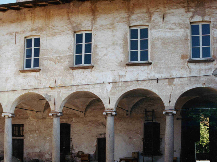 Fondo Afi- Rancio Valcuvia - Vecchio Castello trasformato in abitazione - Foto Franco Rinaldin - 1991
