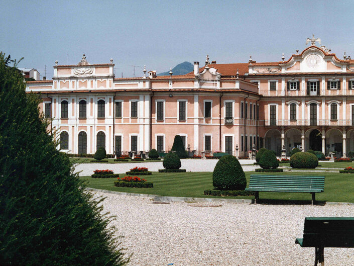 Fondo Afi - Varese - Palazzo Estense (1766-1771) - Foto Roberto Bosio - 1991