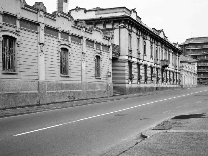 Fondo Architetture civili, religiose e industriali in Provincia di Varese - Gallarate - Ex Ditta Maino da via Pegoraro - 1999 - Foto Claudio Argentiero
