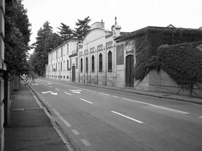 Fondo Architetture civili, religiose e industriali in Provincia di Varese - Gallarate - Ex Ditta Borgomaneri - 1999 - Foto Claudio Argentiero