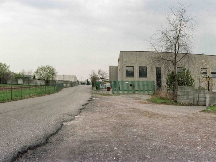 Fondo Architetture civili, religiose e industriali in Provincia di Varese - Venegono Inferiore - Nuova area industriale - aprile 2000 - Foto Claudio Argentiero