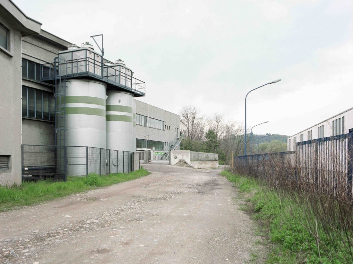 Fondo Architetture civili, religiose e industriali in Provincia di Varese - Castronno - Area industriale - 2000 - Foto Claudio Argentiero