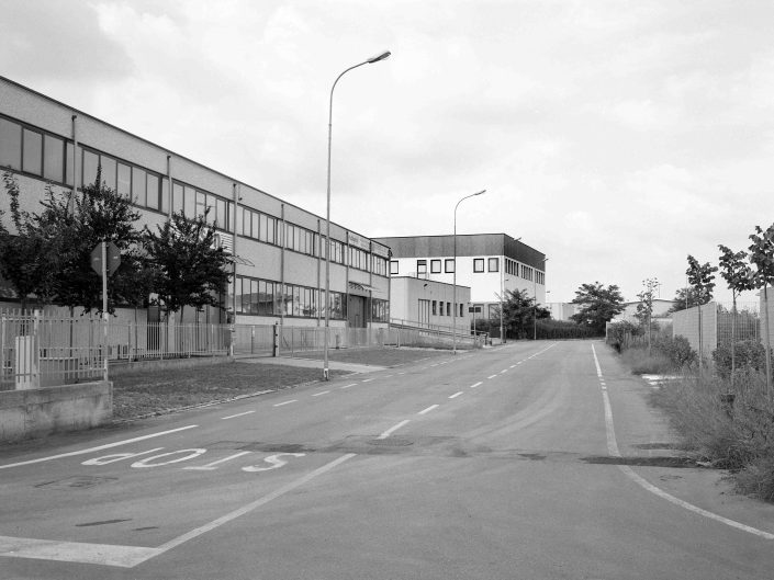Fondo Architetture civili, religiose e industriali in Provincia di Varese - Ferno - Nuova area industriale - 2000 - Foto Claudio Argentiero