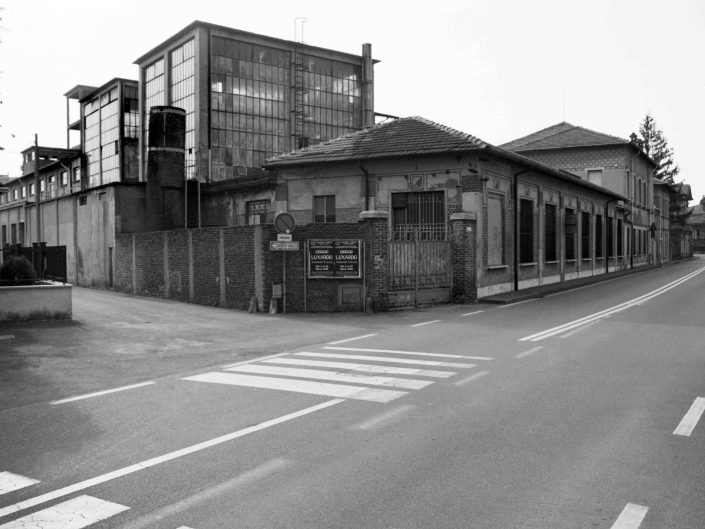 Fondo Architetture civili, religiose e industriali in Provincia di Varese - Tradate - Ditta Chemiplastica - 2000 - Foto Claudio Argentiero