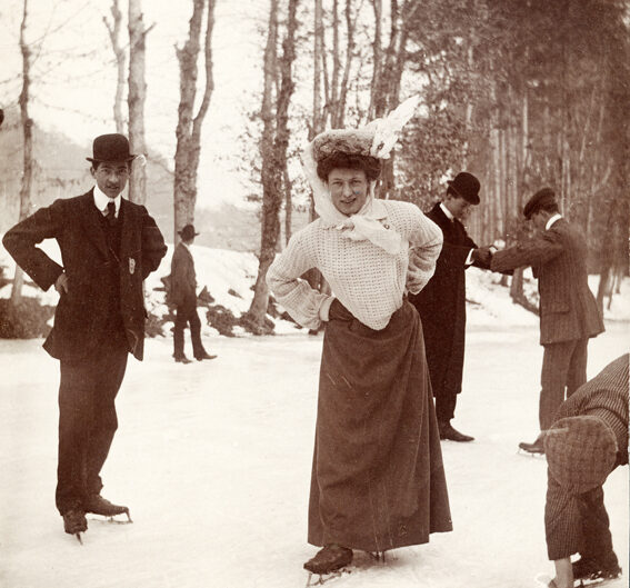 Fondo Famiglia Pomini - Ottorino Pomini (quarto da sinistra, 1882-1930) - Ceriano Laghetto - Gita per pattinaggio su ghiaccio - 21 febbraio 1909