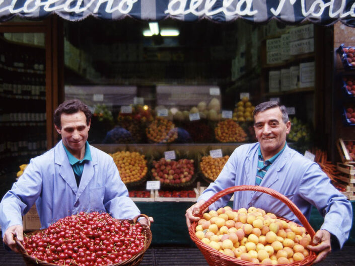 Fondo Claudio Argentiero, Roberto Bosio e Franco Pontiggia - Varese - Commercianti del centro - 1993 - Foto di F. Pontiggia