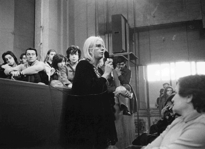 Fondo Virgilio Carnisio - Milano Anni 70 e 80 - Franca Rame ( 1929 -2013) - Interno Palazzina Liberty in Largo Cairoli - 1975