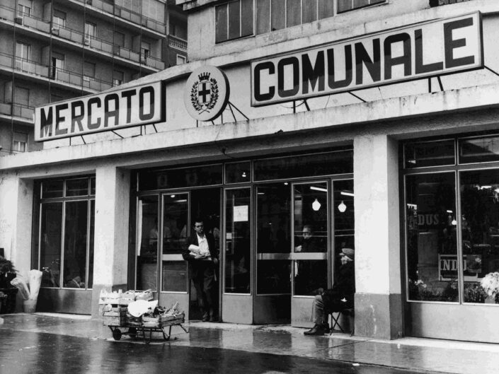 Fondo Virgilio Carnisio - Milano Anni 70 e 80 - Via Giambellino angolo Via Brunelleschi, 6 - 1972