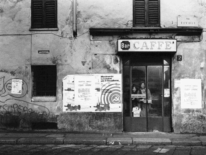 Fondo Virgilio Carnisio - Milano Anni 70 e 80 - Via Tivoli angolo Corso Garibaldi - 1978