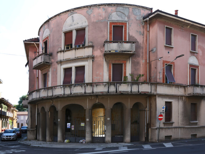 Fondo AFI - Alto Milanese - Busto Garolfo - Via Manzoni angoloo via Santa Rita da Cascia - 2019 - Foto Giuliano Leone